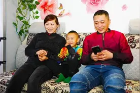 仨月工资买房的鹤岗夫妻：最幸福的是一家四口一起在新房子里吃饭图片