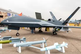 中国空天航母，蜂群无人机强势亮相，美国新型防空系统也无法拦截图片