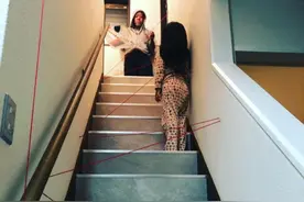 面对“熊孩子”那些搞笑的行为，父母该如何正确引导图片