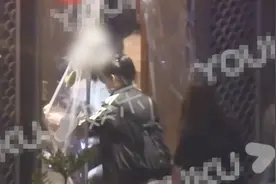 杨紫肖战横店聚餐，疑为避嫌分开走，神仙友情令人羡慕图片