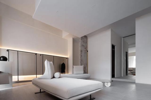 inshop女装中文叫什么（服装店——低调而极具仪式感的迎接方式）