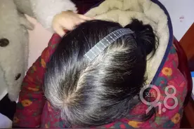 “你动我一下试试！”杭州40岁男子殴打64岁老母亲，还持刀叫嚣民警！图片