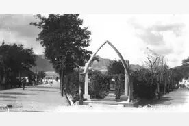 英国归还我国的第一座城市：比香港大5倍，如今这里富得流油图片