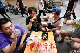 一杯扎啤里的济南味道图片