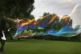 能装下66个人的泡泡你见过吗？附吹泡泡秘方！图片