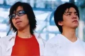 2002年，李健在水木年华最红时突然退出，卢庚戌为此失眠了一个月图片