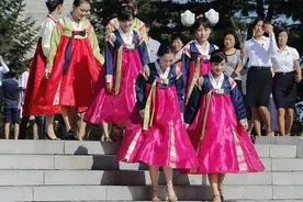 朝鲜人结婚要求高吗？不送钻戒却送大鹅，没有光棍只有剩女图片