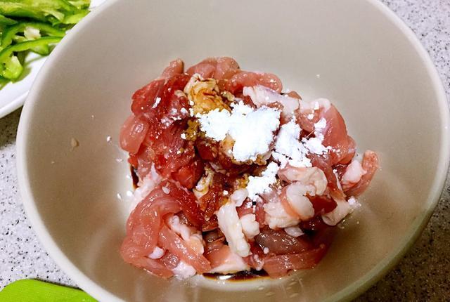 夏天少吃猪肉多吃它，2元1斤富含蛋白质和氨基酸，补充能量又下饭