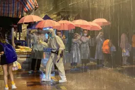 珠海澳门通关再度收紧，史无前例的“承诺书”来了，疫情面前，17万外雇面临艰难抉择，而损失惨重的还有他们图片