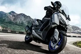 售价约3.87万，雅马哈Xmax250上市：45L超大空间，外观犀利惹人爱图片