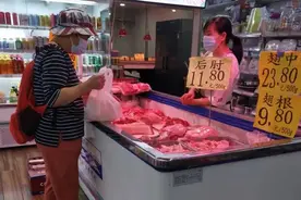 解冻猪肉切记不要直接用水泡，教你1招，5分钟快速解冻，太实用了图片