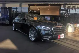 实拍奔驰S级S500L 4MATIC，车长超5米3，一坐进去就舍不得下来了图片