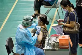 台湾今日通报新增8例新冠肺炎确诊病例，又有2人接种AZ疫苗后死亡图片