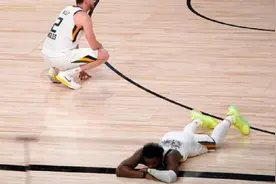 被1：3翻盘，米切尔趴在地上怀疑人生「图」图片