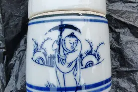 清末民初的青花人物老药罐图片