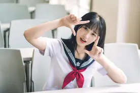 大一学弟要谨慎，漂亮的学姐马上要上门推销了，千万不要被诱惑图片