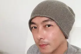 56岁张卫健身材发胖明显，为照顾病母与妻子分居一年，被传离婚图片