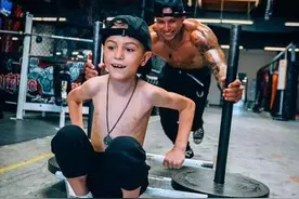 从叛逆男孩，逆袭健身爸爸：8块腹肌明显，肌肉身材，男人味十足图片