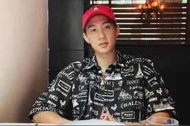 眉毛弯弯的少年长大了，但他还是那个闪闪发光的船儿图片