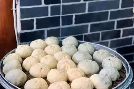 成都包子界的扛把子，每天限时限量卖，没有开门食客就已排长队图片