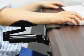 千万“键盘侠”的福音！可360度旋转的手托支架，从此告别鼠标手图片