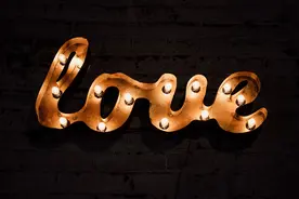 男人是不是真爱你，和他对视一下，就有答案了图片