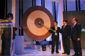 为什么中国优质企业放弃A股，千里迢迢入局美股？图片