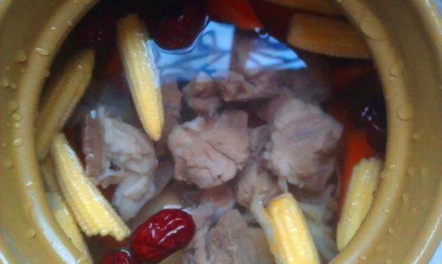 红萝卜玉米炖花胶 2026年红萝卜玉米炖花胶怎么做 红萝卜玉米炖花胶 2026年红萝卜玉米炖花胶怎么做