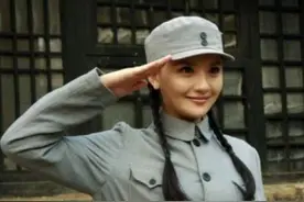 这位红军女将，武功威震天下，敢单挑许世友，100岁还每天打石袋图片