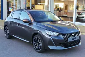 小型车“搅局者”！标致全新208实拍，造型圈粉用料扎实图片