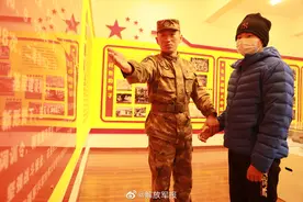 白血病男孩无缘军旅被邀到军营圆梦图片