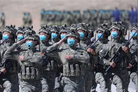 中俄联合军演，中国向俄军开放现役装备，美军为何猜疑不已？图片