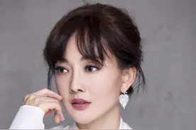 牛莉与小鲜肉热舞暴露好身材，曾入选国家队，英年早婚少有人知图片