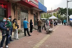 青岛市卫健委通报检测情况：已采样277968份！跟着记者亲历现场图片