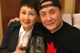 58岁张凯丽的神秘富豪丈夫曝光，不仅是董事长，还是个作家图片