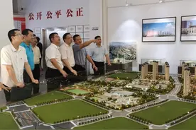 集美区委常委、组织部部长肖峰走访慰问 征拆一线干部图片