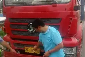 机动车号牌玩“变脸” 东丽交警查获“涉牌”违法大货车图片