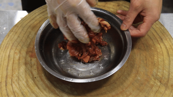 葱爆牛肉，方法不对肉都咬不动，厨师长教你一招，葱也香、肉也嫩