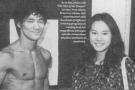李小龙在她床上去世，向华强也曾娶她为妻，丁佩到底是何方人物？图片