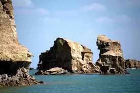 一见钟情的爱令人怦然心动，风雨磨砺的情弥足珍贵图片