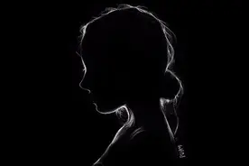 知名女作家，你快闭嘴吧图片