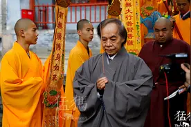 蔡志忠少林寺剃度出家，为啥成为“沙弥”而不是“比丘”？图片
