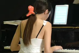 “大马之光”李元玲回应李云迪事件：从来没有越界师生关系图片