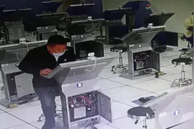 酒驾后驾驶证被扣 男子重考科目一 “异常”的肚子引起民警注意图片