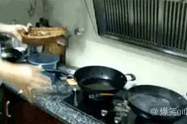 搞笑动图：走！带你装B，带你飞！图片