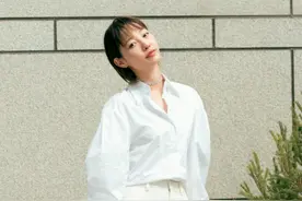 白裤子可别乱穿，穿错真的很尴尬！学明星这样搭，秒变时髦精图片