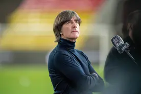 勒夫卸任：十五载执教功过皆有，敬过往一杯酒，从此风月不相关图片