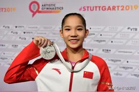唐茜婧日本赛场上，《九儿》响彻东京，六姑娘异曲同工，紧跟时事图片