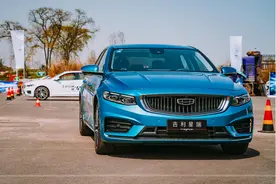 一台让合资品牌自愧不如的轿车，场地试驾吉利星瑞图片