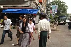 欠债躲到缅甸4年，却因为一块赌石他开着宝马衣锦还乡图片